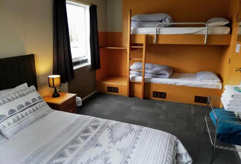 הוסטל Zula Lodge