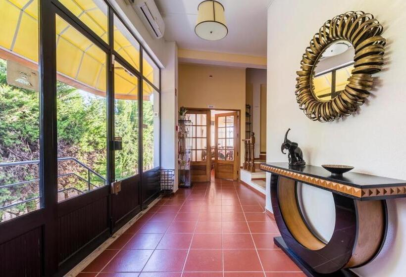 تختخواب و صبحانه Manta Guest