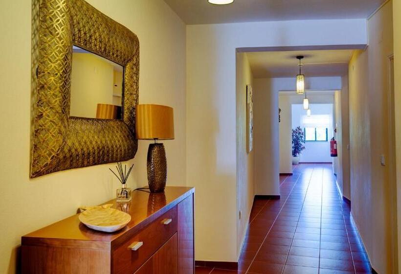 تختخواب و صبحانه Manta Guest