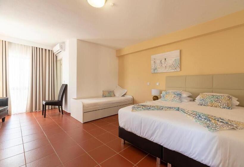 تختخواب و صبحانه Manta Guest