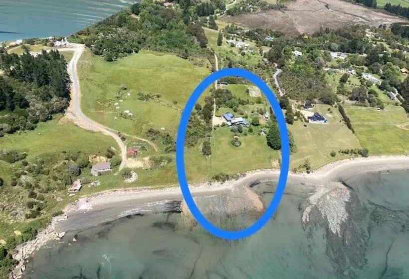 ベッドアンドブレックファースト Summerspring Beachfront Accommodation