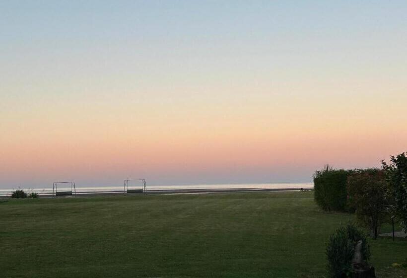 צימר Summerspring Beachfront Accommodation