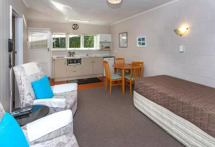Brookby Motel