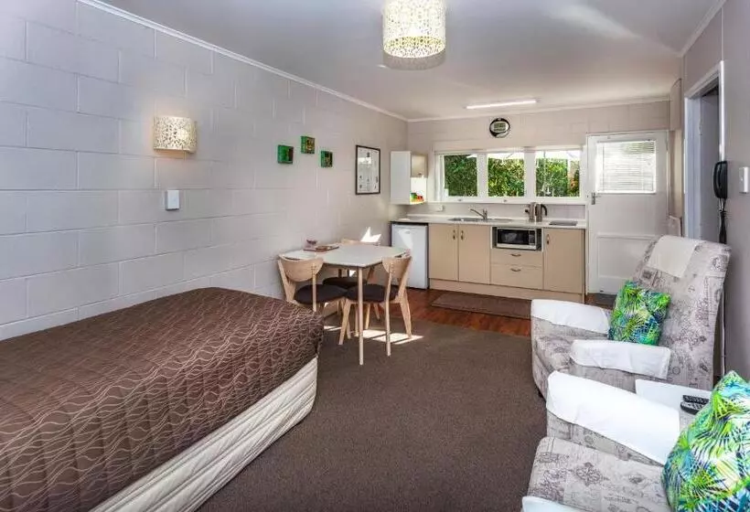 Brookby Motel
