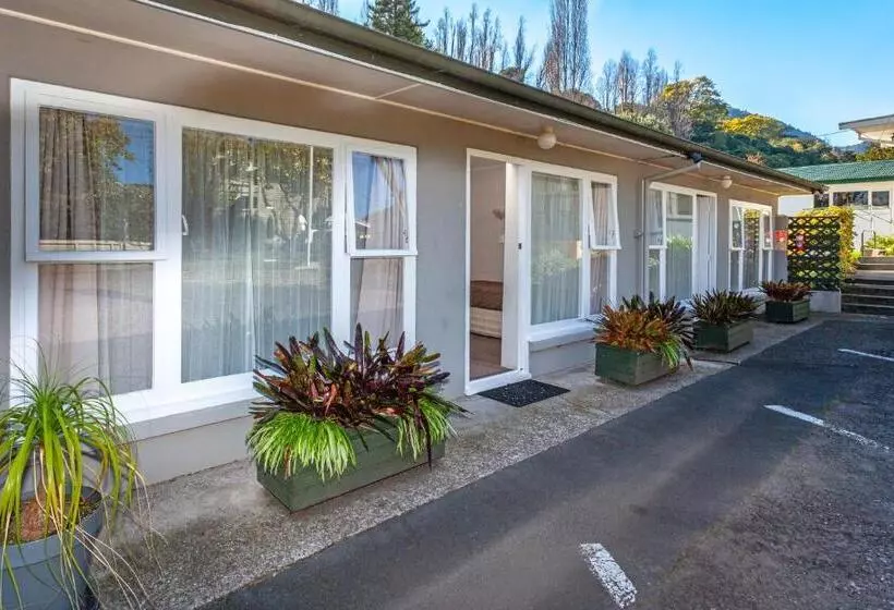 Brookby Motel