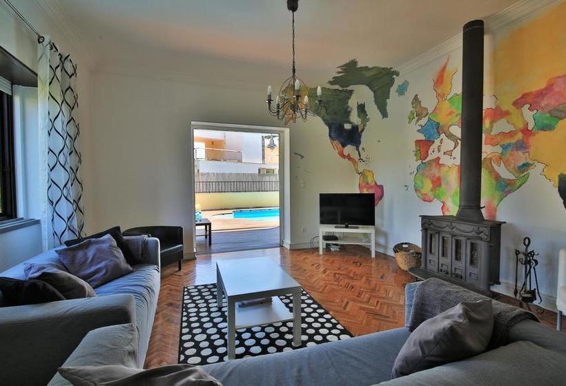 Cascais Cool Hostel Suites & Pool
