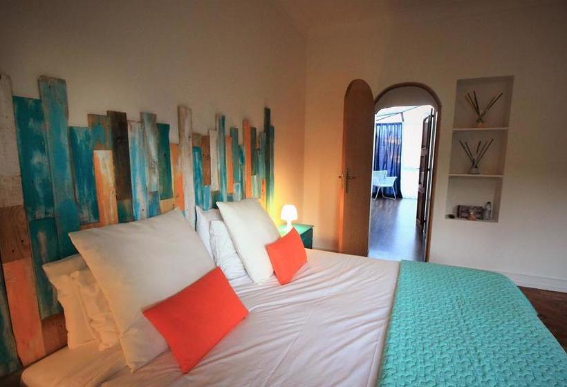 Cascais Cool Hostel Suites & Pool