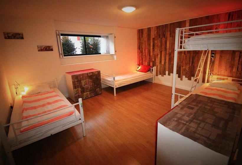 Cascais Cool Hostel Suites & Pool