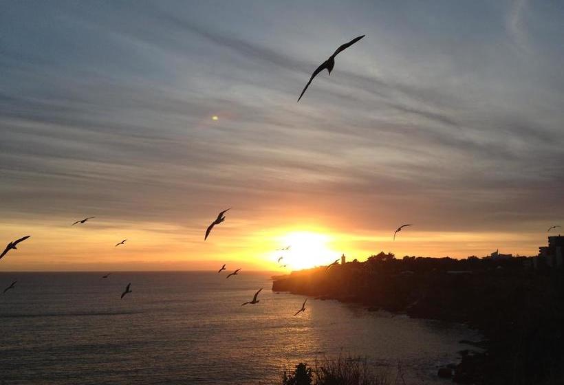 Cascais Cool Hostel Suites & Pool