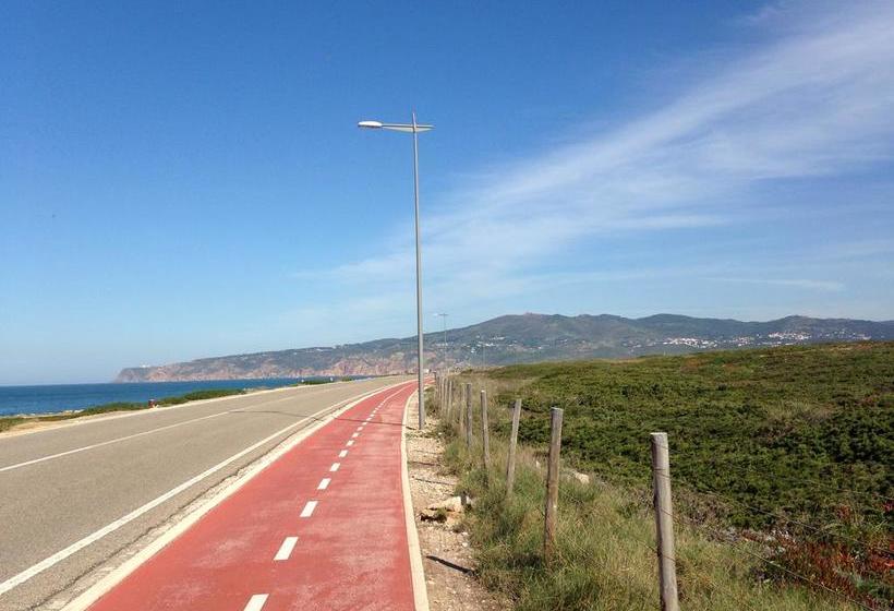 Cascais Cool Hostel Suites & Pool