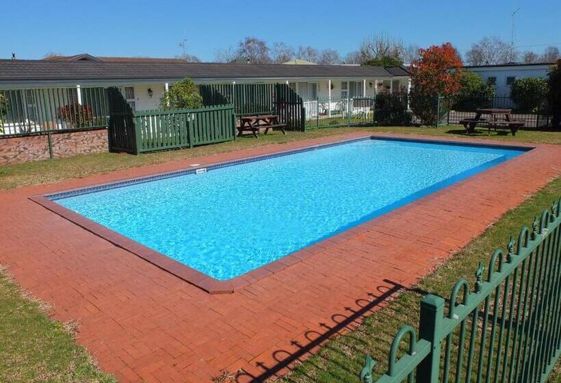 Colonial Court Motel