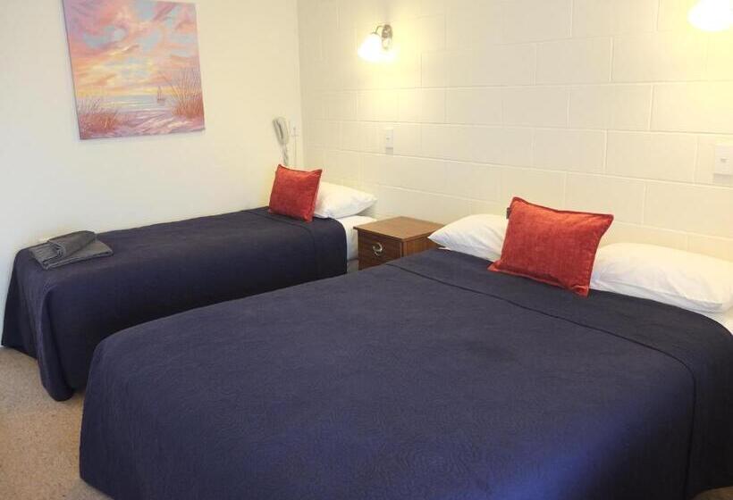 Colonial Court Motel