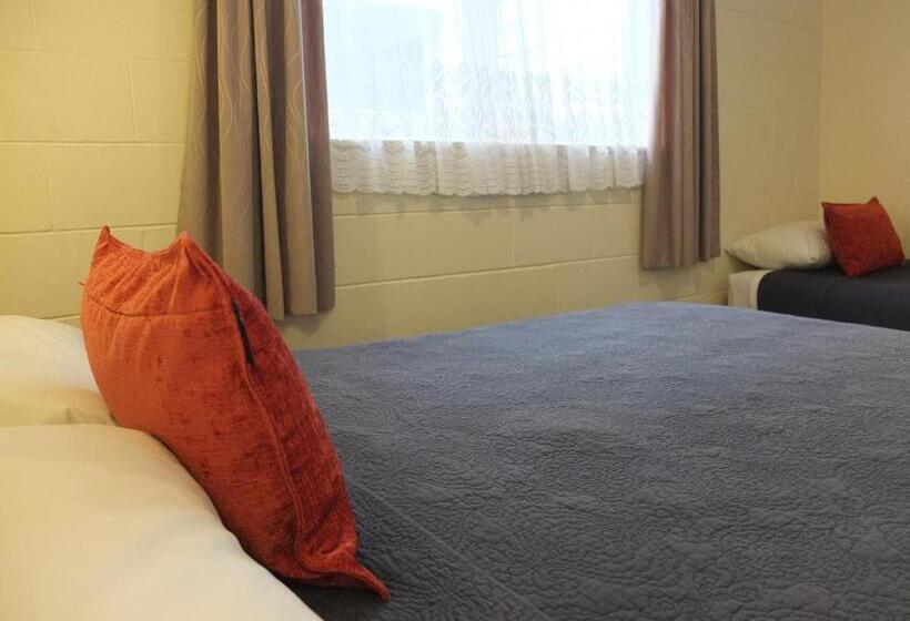 Colonial Court Motel