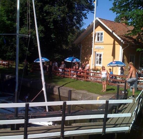 Hajstorp Slusscafé & Vandrarhem