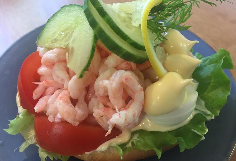 Hajstorp Slusscafé & Vandrarhem