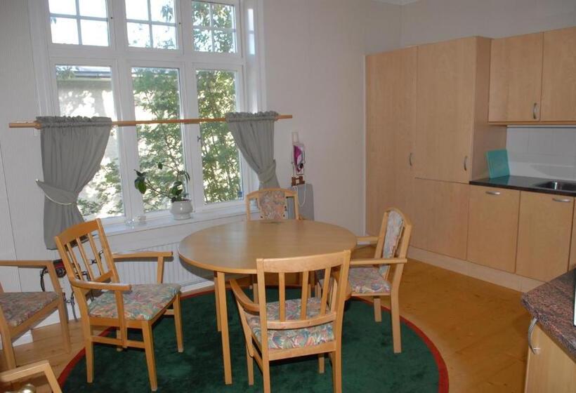 هتل Svefi Vandrarhem Hostel