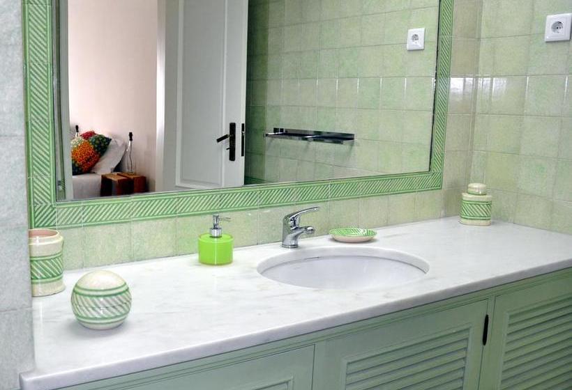 Lisbon Family Hostel