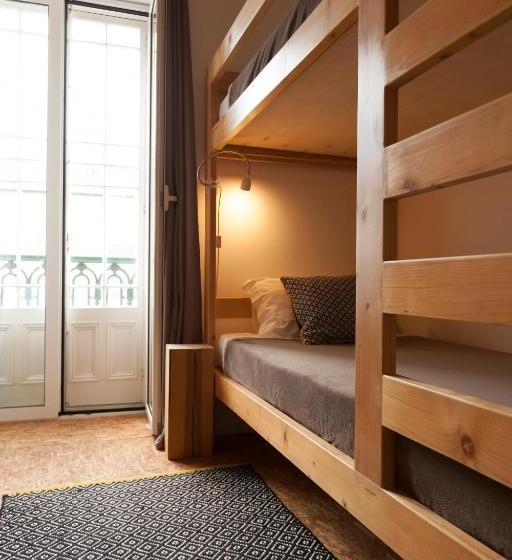 Marina Lounge Hostel