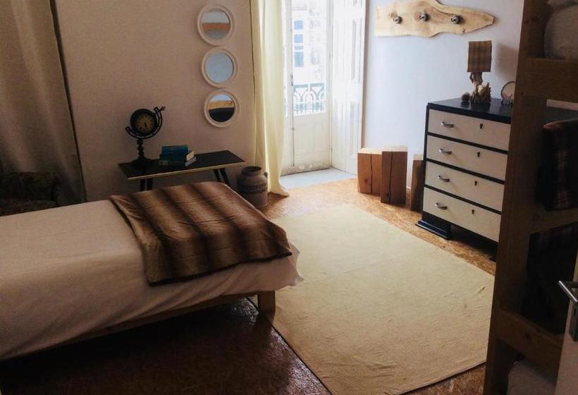 Marina Lounge Hostel