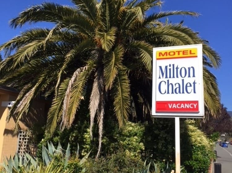 Milton Chalet Motel