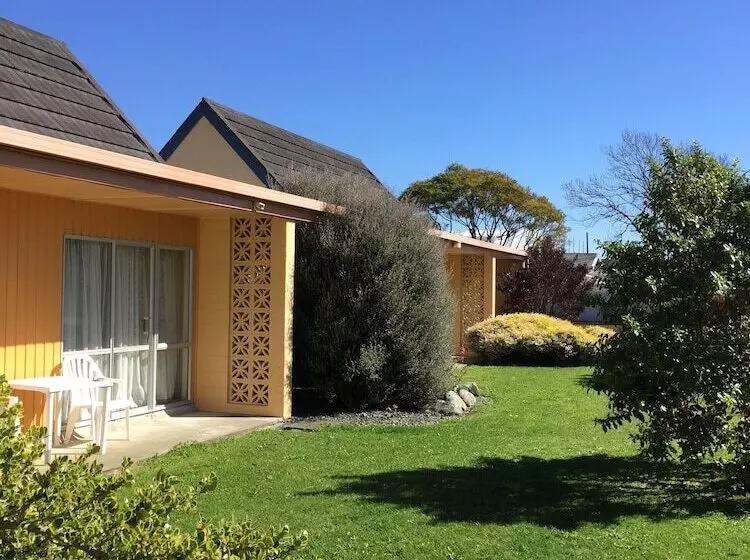 Milton Chalet Motel