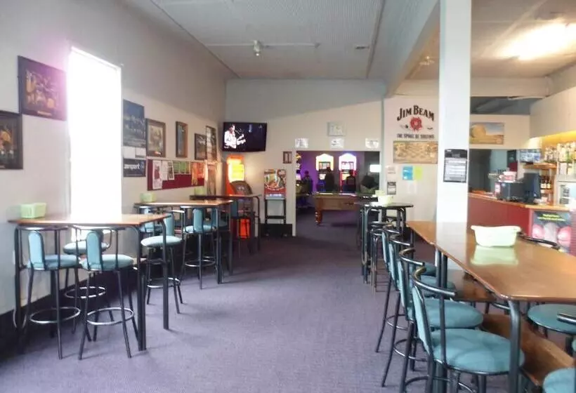 モーテル Essex Arms