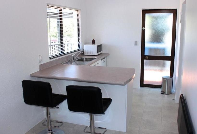 فندق على الطريق Orewa Beachcomber