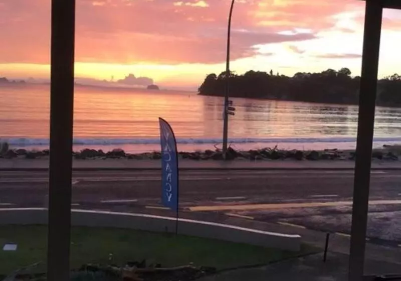 モーテル Waterfront Apartments Whitianga