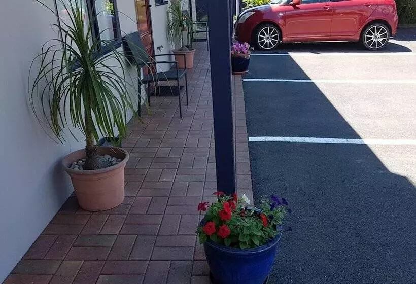 Palm Court Motel