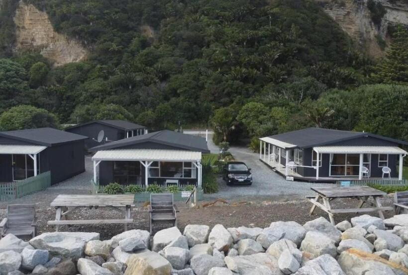 Punakaiki Beachfront Motels