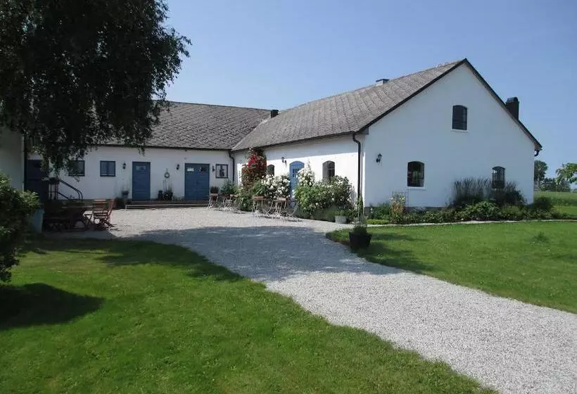 Rävåkra Bed & Breakfast