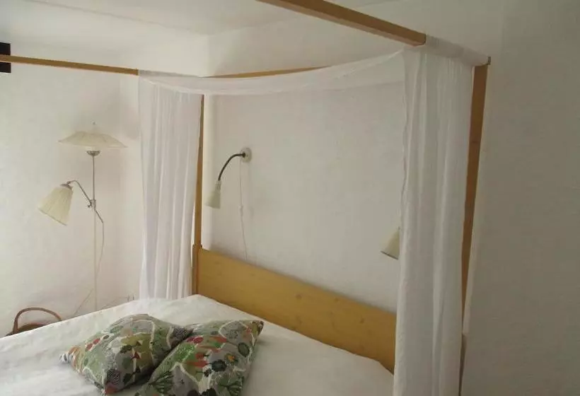 Rävåkra Bed & Breakfast