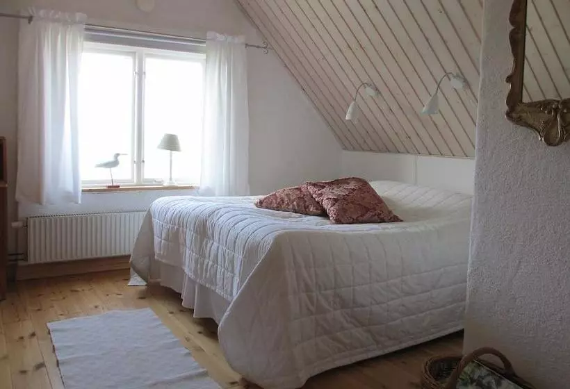 Rävåkra Bed & Breakfast