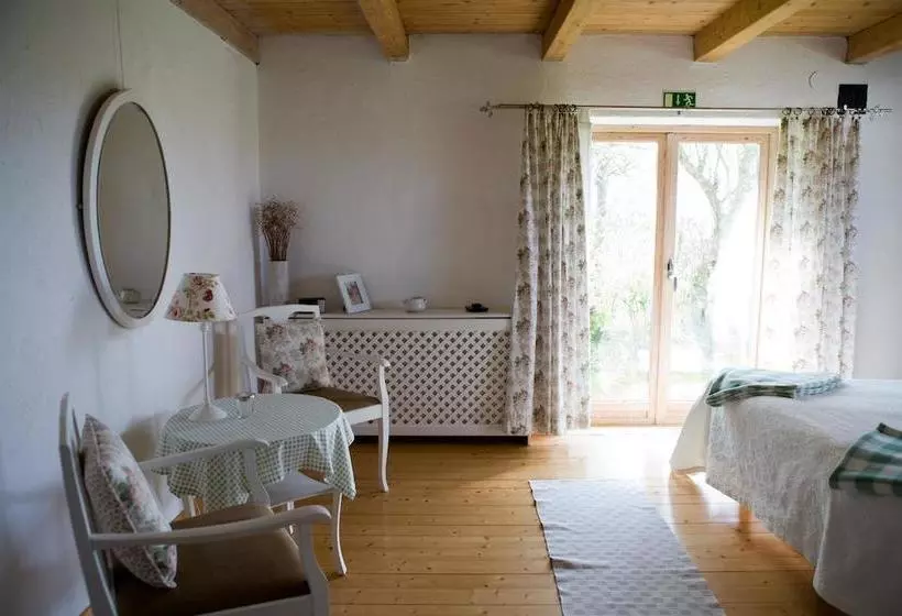 Rävåkra Bed & Breakfast