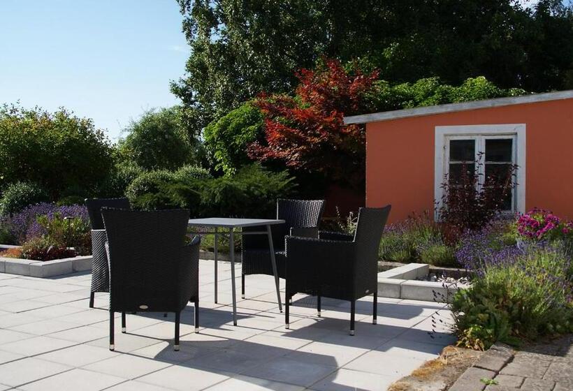 Södergårda östra Bed & Breakfast