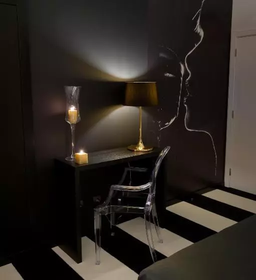 Vinyl M Hotel Design Inn