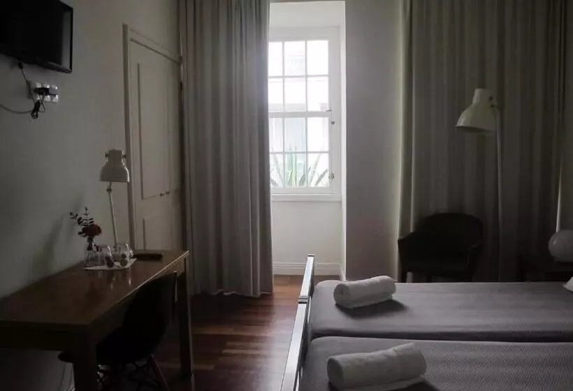 Azores Youth Hostels   Sao Miguel