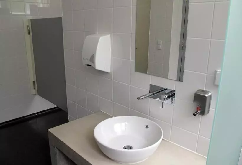 Azores Youth Hostels   Sao Miguel