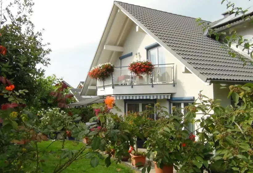 ベッドアンドブレックファースト Haus Erika Am Weg
