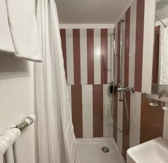 Hotelli Adler Garni
