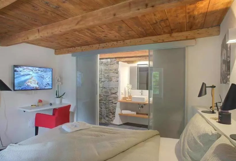 Hotelli Myverzasca Resort Ai Piee