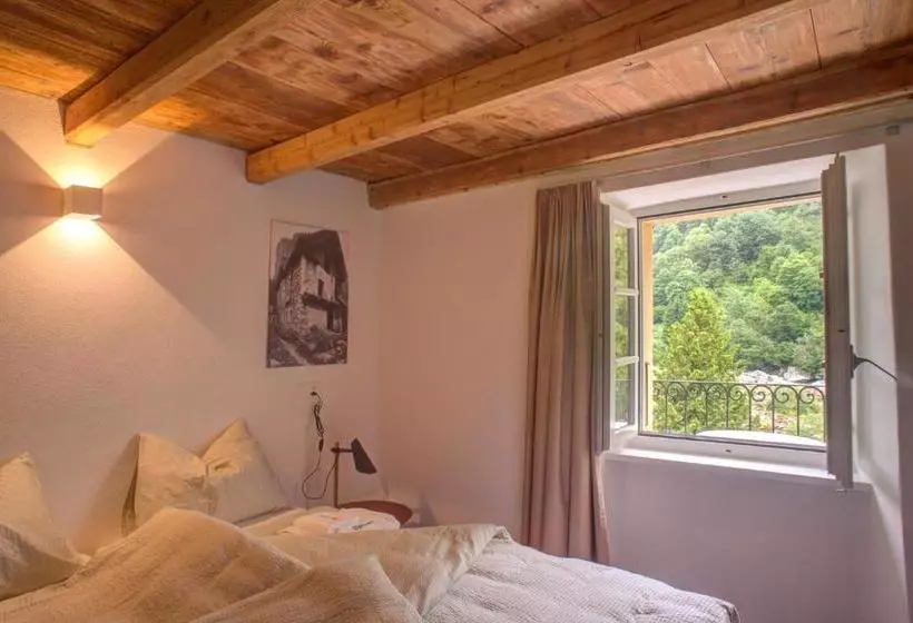 Hotelli Myverzasca Resort Ai Piee