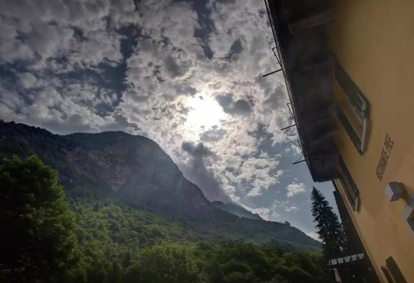 Hotelli Myverzasca Resort Ai Piee