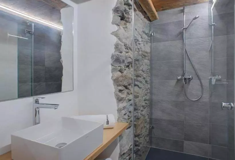 Hotelli Myverzasca Resort Ai Piee