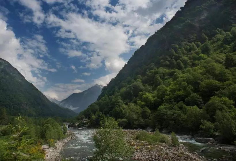 Hotelli Myverzasca Resort Ai Piee