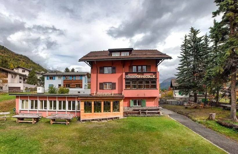 Hôtel Chalet Speciale   Hostel