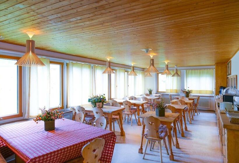 هتل Chalet Speciale Hostel