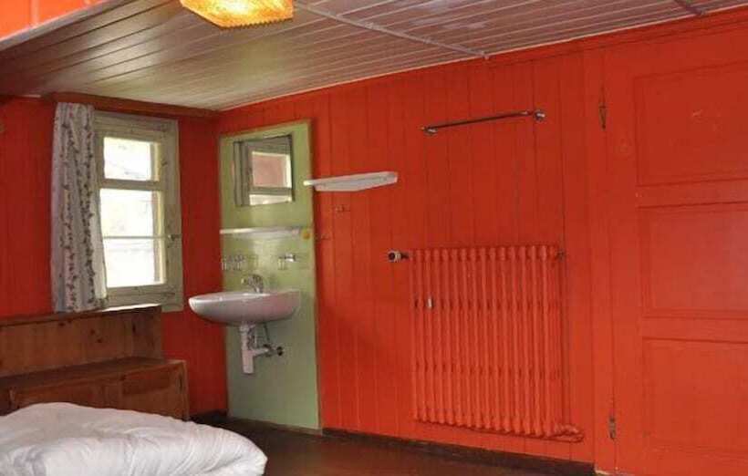 هتل Chalet Speciale Hostel