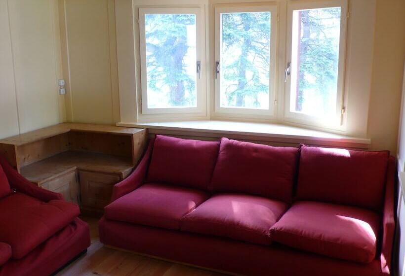 هتل Chalet Speciale Hostel