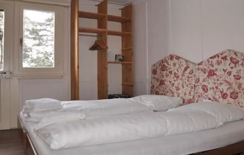 Hôtel Chalet Speciale   Hostel